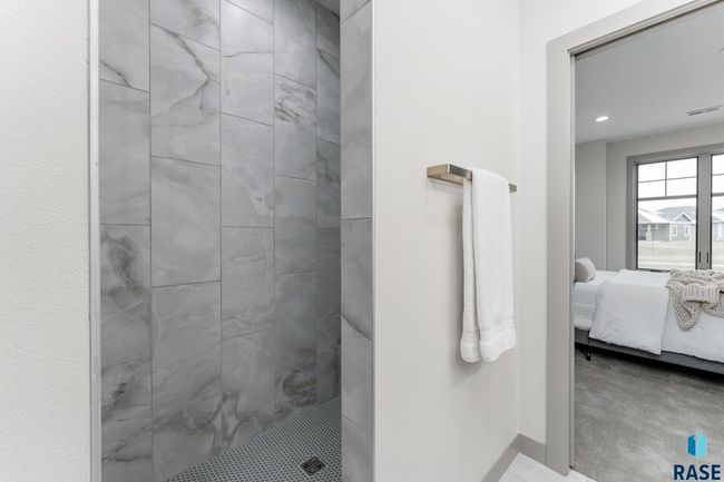 8611 W Shoreline Pl, Townhouse with 3 bedrooms, 3 bathrooms and null parking in Sioux Falls SD | Image 13