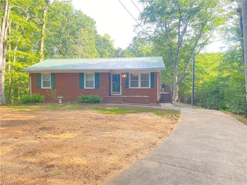 1045 Haywood St, Eden, NC, 27288-2248 | Card Image