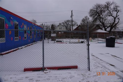 15075 Meyers Rd, Detroit, MI, 48227-4044 | Card Image