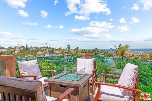 8221 Delgany Ave, Playa del Rey, CA, 90293-7815 | Card Image