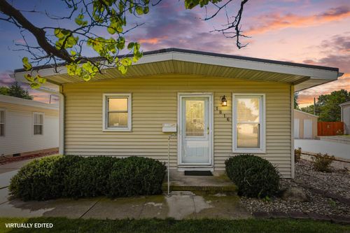 1816 Locke Ave, Waterloo, IA, 50702-2613 | Card Image