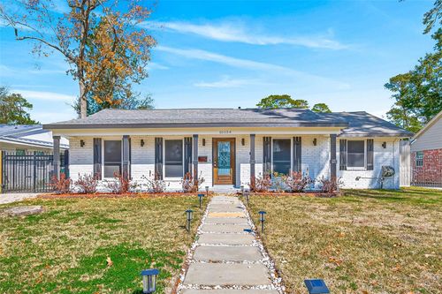 10054 Cedardale Dr, Houston, TX, 77055-6002 | Card Image