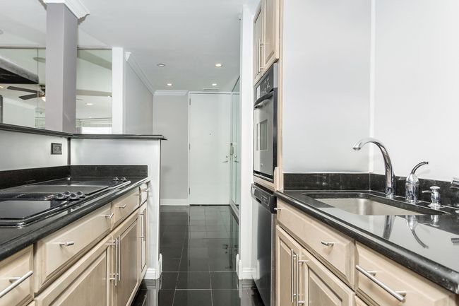 APT-1811 - 8200 E Jefferson Ave, Condo with 1 bedrooms, 1 bathrooms and null parking in Detroit MI | Image 17