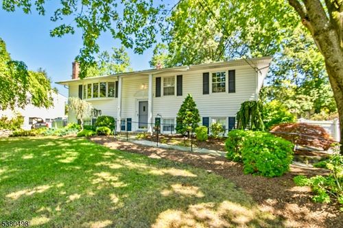 44 Summit Rd, Oak Ridge, NJ, 07438-9540 | Card Image