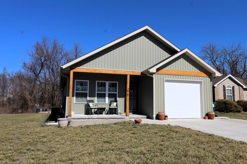 275 W Abbi Ln, Bolivar, MO, 65613-2896 | Card Image