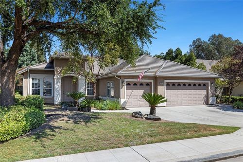 2905 Richert Ave, Clovis, CA, 93611-3945 | Card Image