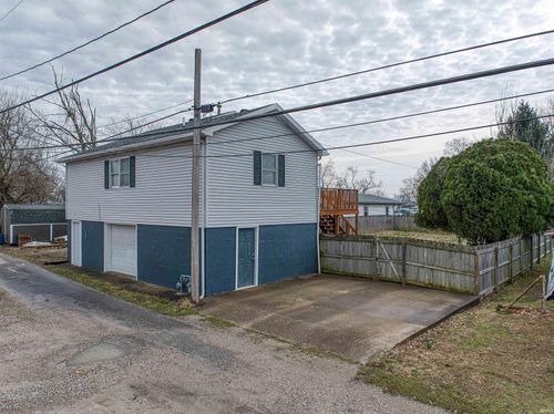 1017 W 3rd St, Mount Vernon, IN, 47620-1613 | Card Image