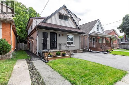 55 E 26th St, Hamilton, ON, L8V3C3 | Card Image