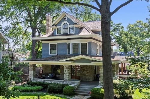5409 Wyandotte St, Kansas City, MO, 64112-2847 | Card Image