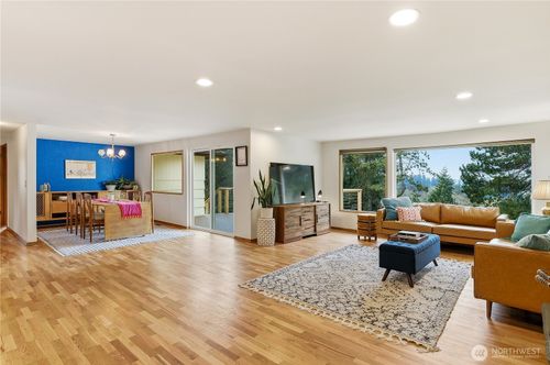 14111 12th Ave Sw, Burien, WA, 98166-1425 | Card Image