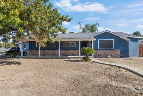 2242 E Howard Ave, Visalia, CA, 93292-5257 | Card Image