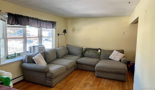 21 Mountain View Ave, Saugerties, NY, 12477-2210 | Card Image