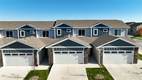 209 Nw Waverly Dr, Waukee, IA, 50263-1265 | Card Image