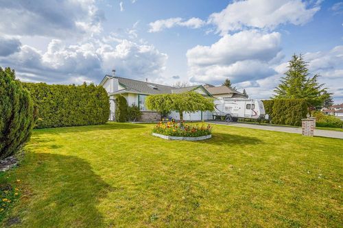 3329 197 St, Langley, BC, V3A7X4 | Card Image