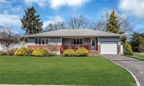 31 Baldwin St, East Islip, NY, 11730-1456 | Card Image