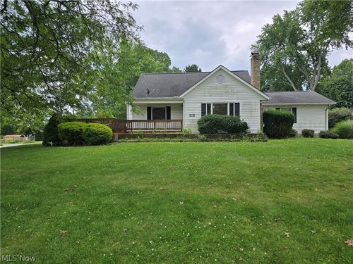 1472 Northeast Ave, Tallmadge, OH, 44278-1165 | Card Image
