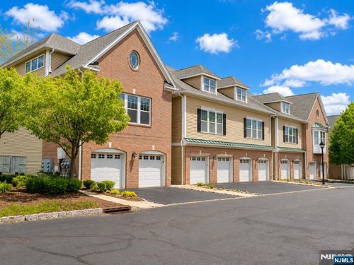 804 River Pl, Butler, NJ, 07405-1091 | Card Image