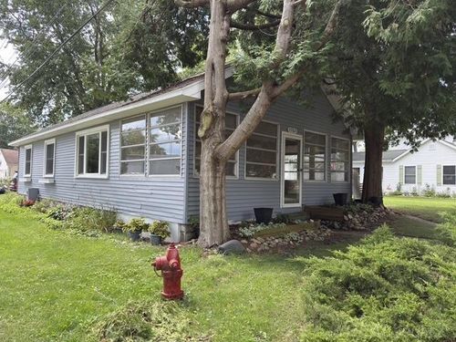 7782 Eden Ct, Lexington, MI, 48450-9713 | Card Image