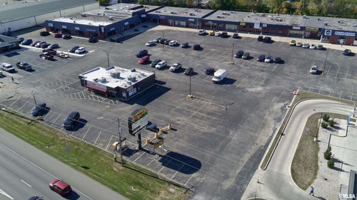 2950 Court St, Pekin, IL, 61554-6229 | Card Image