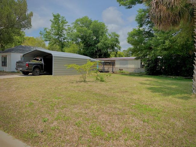 302 Nw 9th St, House other with 2 bedrooms, 1 bathrooms and 4 parking in Carrabelle FL | Image 35