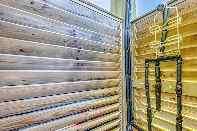 881 Buell, House other with 3 bedrooms, 2 bathrooms and null parking in Crystal Beach TX | Image 46