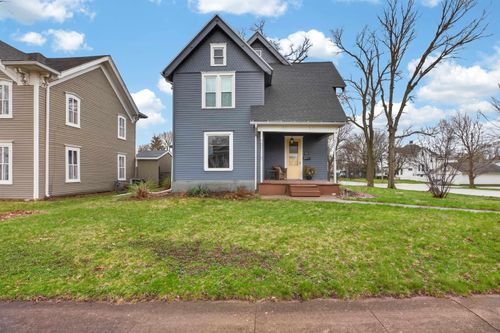 501 4th St, Traer, IA, 50675-1109 | Card Image