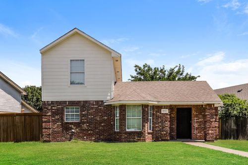 10522 Woodleaf Dr, Dallas, TX, 75227-7664 | Card Image