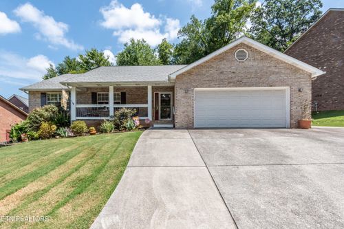 738 Devictor Dr, Maryville, TN, 37801-8666 | Card Image