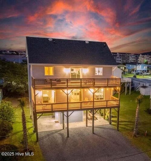 8020 8th St, Surf City, NC, 28445-8649 | Card Image