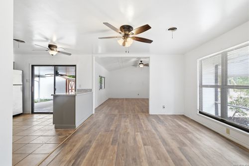 3602 Van Dyke Dr, San Antonio, TX, 78218-3319 | Card Image