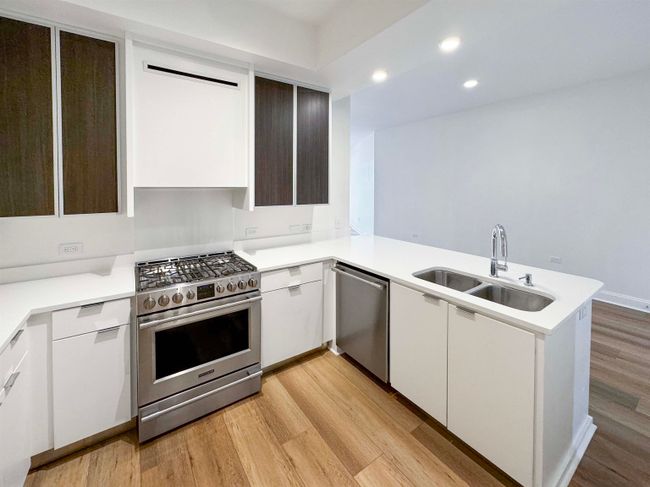 APT-707 - 717 S Riverside Dr, Condo with 2 bedrooms, 2 bathrooms and null parking in Memphis TN | Image 12