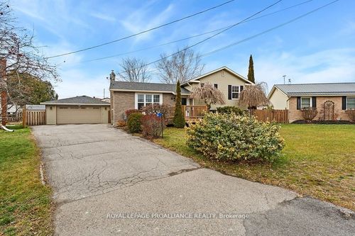 16 Centre Crt, Frankford, ON, K0K2C0 | Card Image