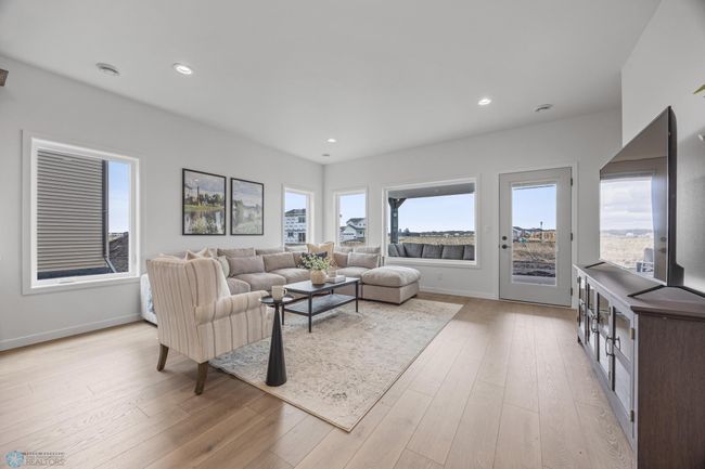 Living Room | Image 14