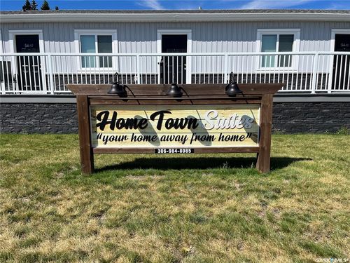 31 and 11 Main St, Leoville, SK, S0J1N0 | Card Image