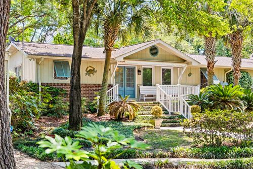 268 Lakeshore Dr, Pawleys Island, SC, 29585-7567 | Card Image