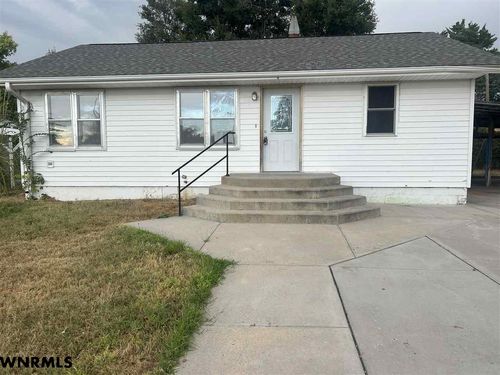 709 Dakota St, Benkelman, NE, 69021-3047 | Card Image