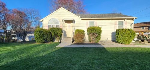 5 Barnes Ave, Johnston, RI, 02919-2601 | Card Image