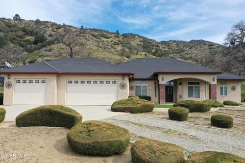 23780 Coyote Ct, Tehachapi, CA, 93561-9184 | Card Image
