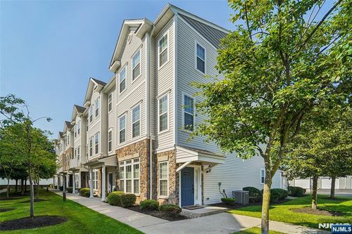 24 Jasmine Ln, Garfield, NJ, 07026-3566 | Card Image