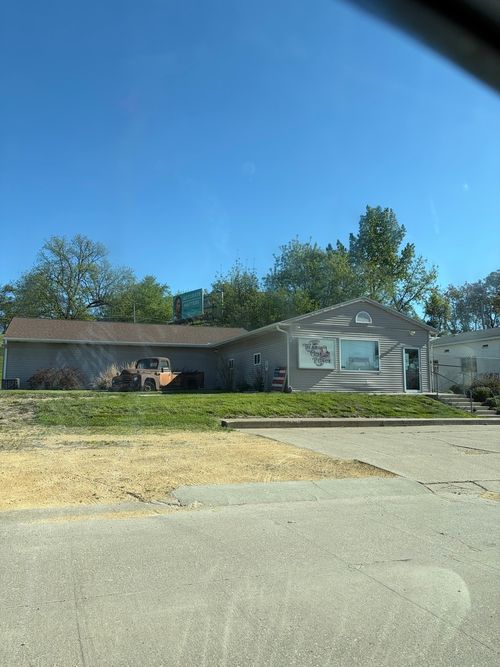 1626 12th Ave S, Clinton, IA, 52732-6746 | Card Image