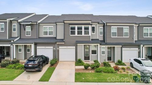 3132 Hutton Gardens Ln, Charlotte, NC, 28269-4911 | Card Image
