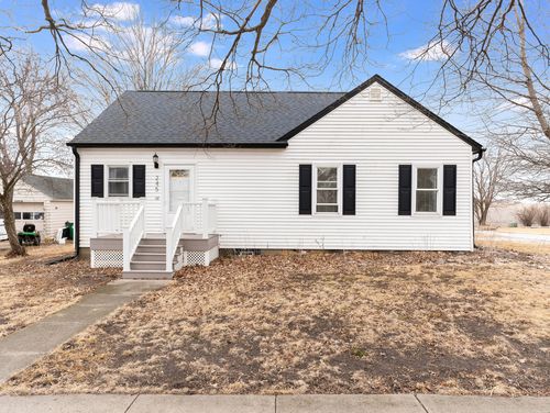 245 Pine St, Waterman, IL, 60556-6062 | Card Image