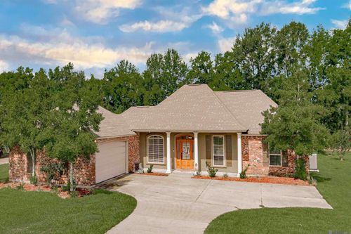 650 Esperanza Dr, Port Allen, LA, 70767-6214 | Card Image