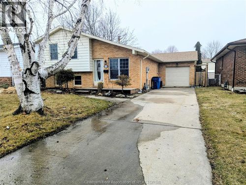 308 Valley Rd, Chatham, ON, N7L4Y3 | Card Image