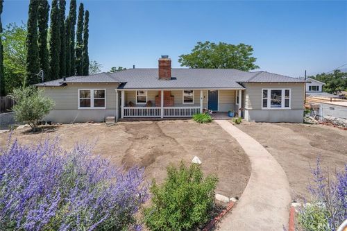 10439 Pinyon Ave, Tujunga, CA, 91042-1917 | Card Image