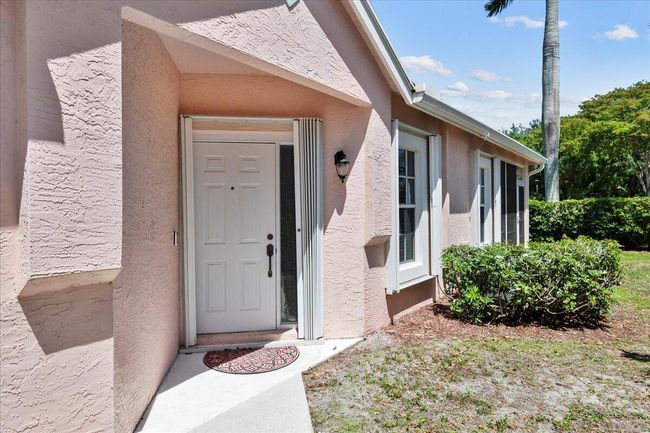 10705 Pelican Dr, Condo with 2 bedrooms, 2 bathrooms and null parking in West Palm Beach FL | Image 22