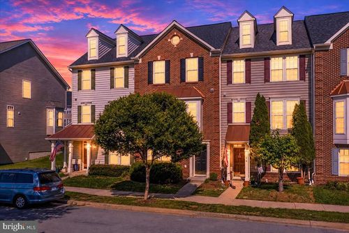 18 Davis St, CHARLES TOWN, WV, 25414-4478 | Card Image