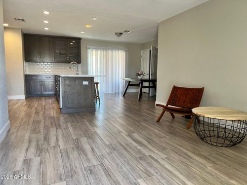 2530 E Randall Dr, Tempe, AZ, 85288-4976 | Card Image