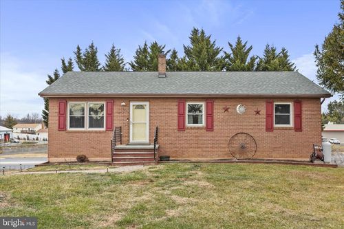 104 Linwood Ct, STEPHENS CITY, VA, 22655-2921 | Card Image