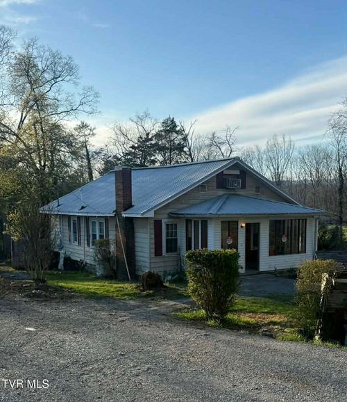 805 Elk Knob Rd, Pennington Gap, VA, 24277-7625 | Card Image